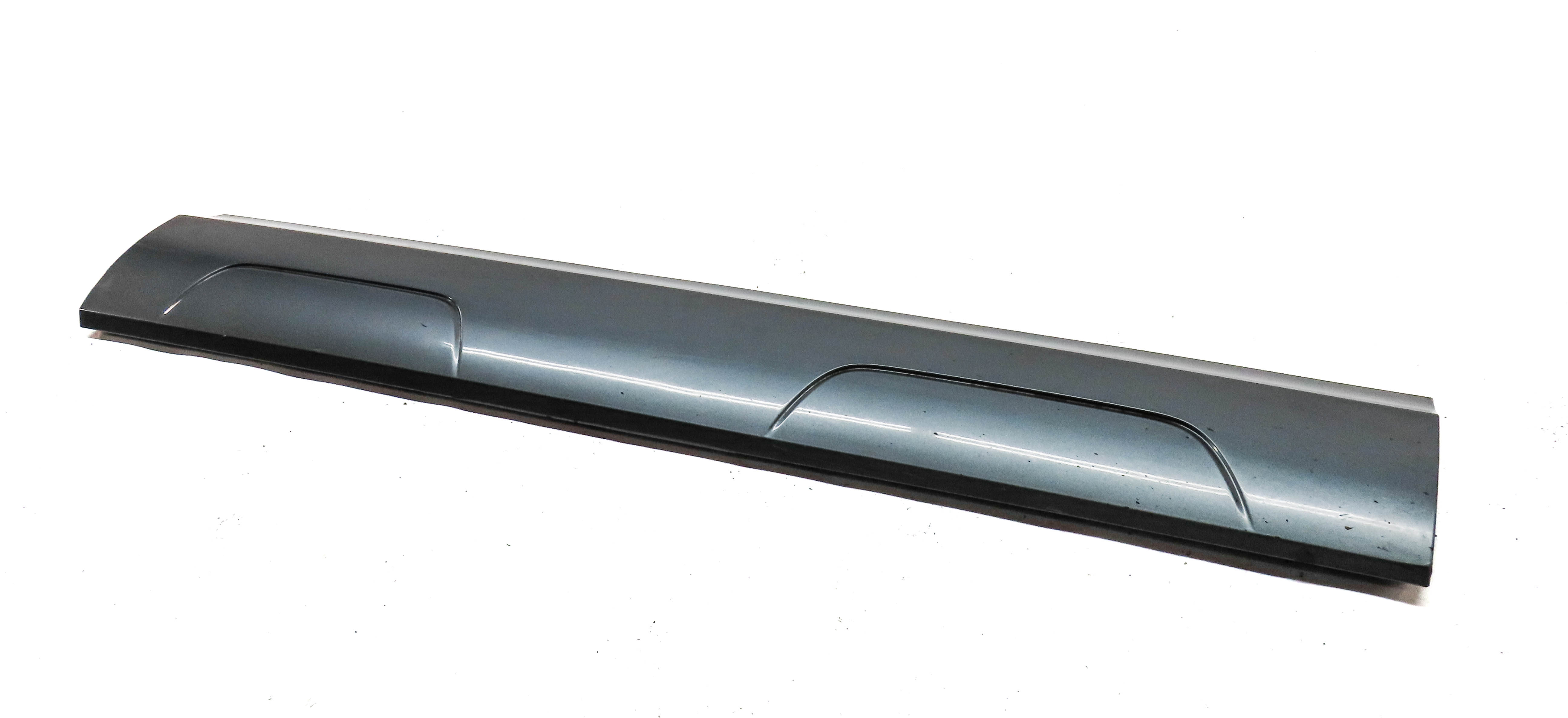 2015 AUDI Q3 SUV (8U) FRONT RIGHT PASSENGER LOWER DOOR TRIM MOULDING (Gray) — exact item pictured